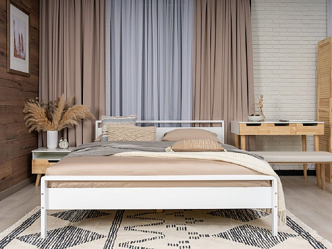 Двуспальная кровать с матрасом Alma - Кровать из массива в минималистичном исполнении